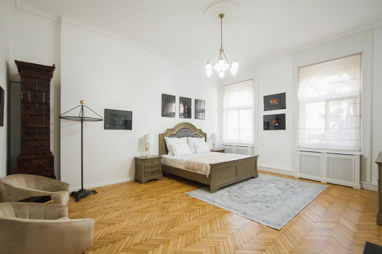 Unique Experience At Rimanoczy Palace Nagyvárad Kültér fotó